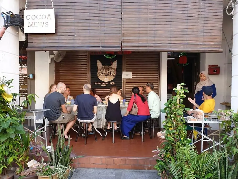 Cocoa Mews Cafe And Homestay George Town Maleisië
